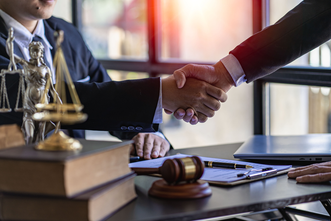 Comment un avocat peut-il vous aider pour la rédaction d’actes administratifs ?