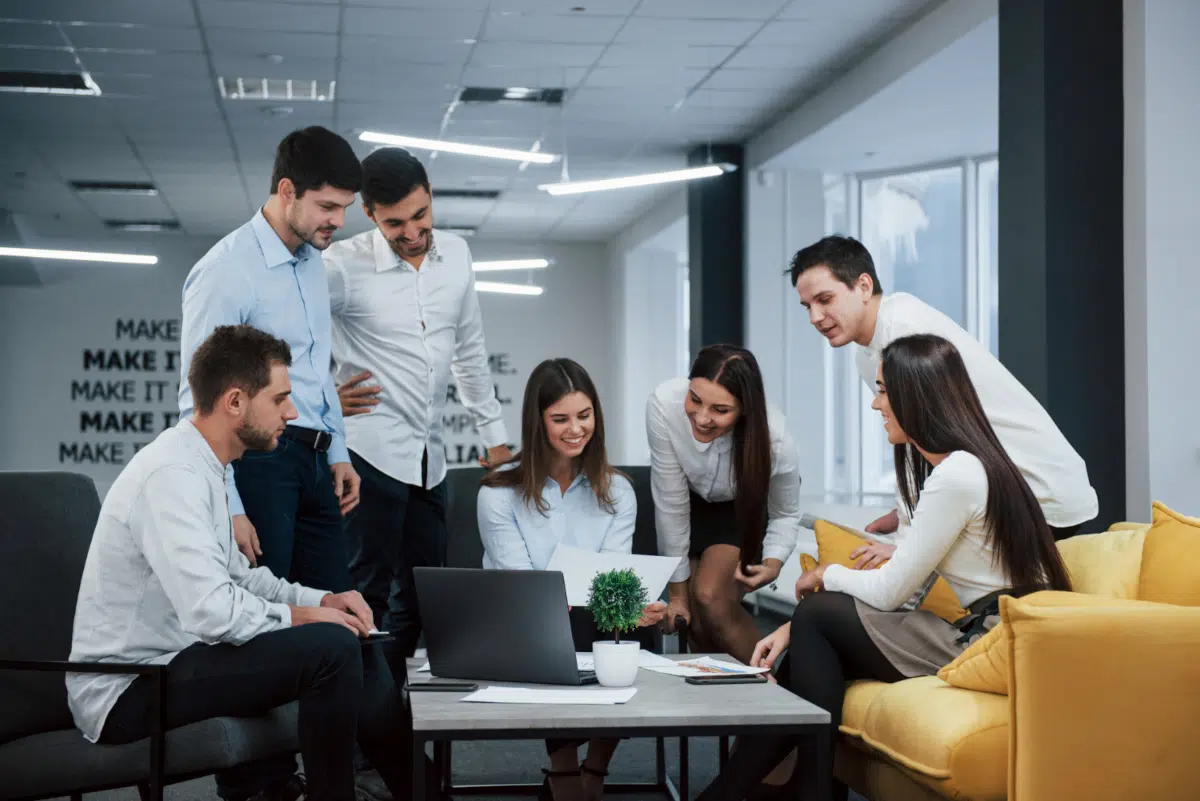 Le Design Thinking : une approche centrée sur l’utilisateur pour des solutions innovantes Le Design Thinking : une approche centrée sur l’utilisateur pour des solutions innovantes