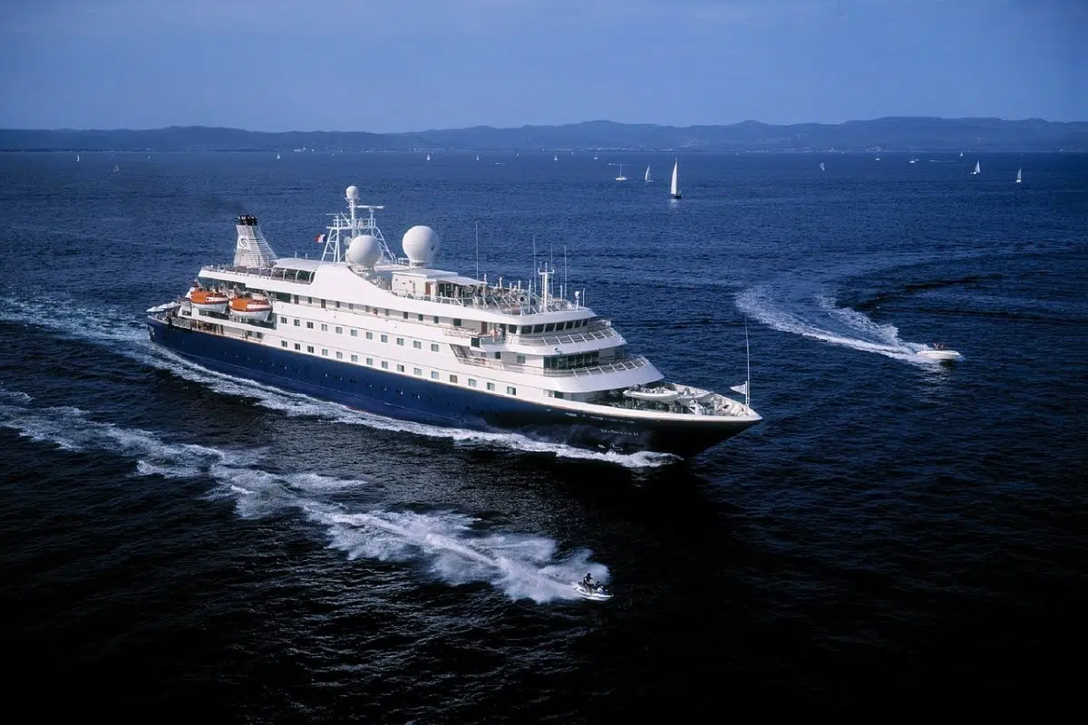De quelle façon Le Ponant surpasse-t-il les autres compagnies de croisière ? De quelle façon Le Ponant surpasse-t-il les autres compagnies de croisière ?