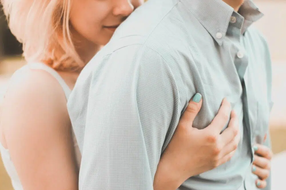 Quand un homme est amoureux il fuit, pourquoi ? Quand un homme est amoureux il fuit, pourquoi ?