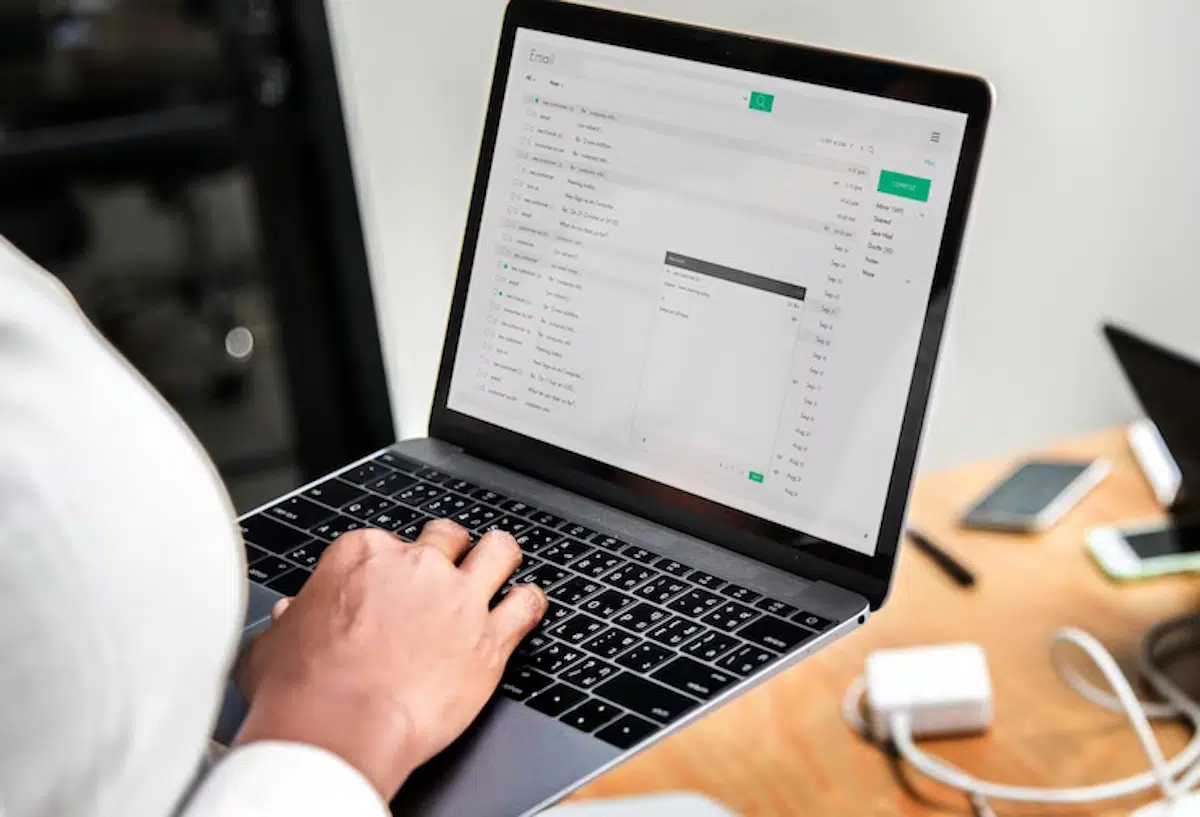 CC VS CCI : quelle est la meilleure option pour la confidentialité de vos emails ? CC VS CCI : quelle est la meilleure option pour la confidentialité de vos emails ?