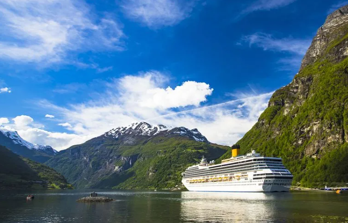 Une croisière le long des côtes de la Norvège en famille : une aventure nordique !