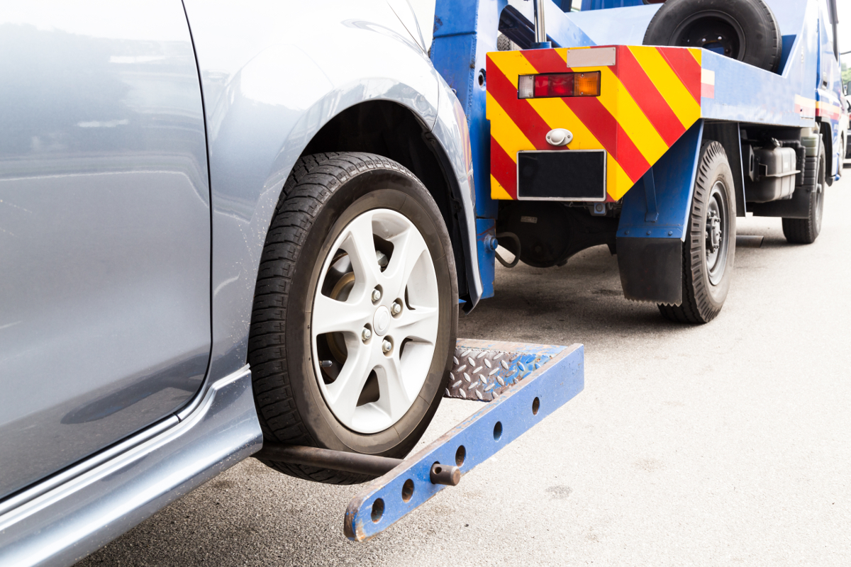 Pourquoi faire appel à un dépanneur professionnel si votre voiture tombe en panne sur la route ?