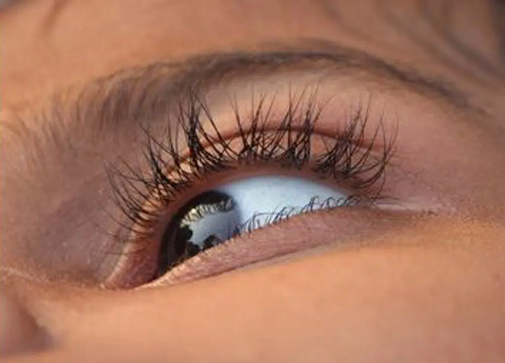 2 conseils pour faire tenir des extensions de cils 2 conseils pour faire tenir des extensions de cils