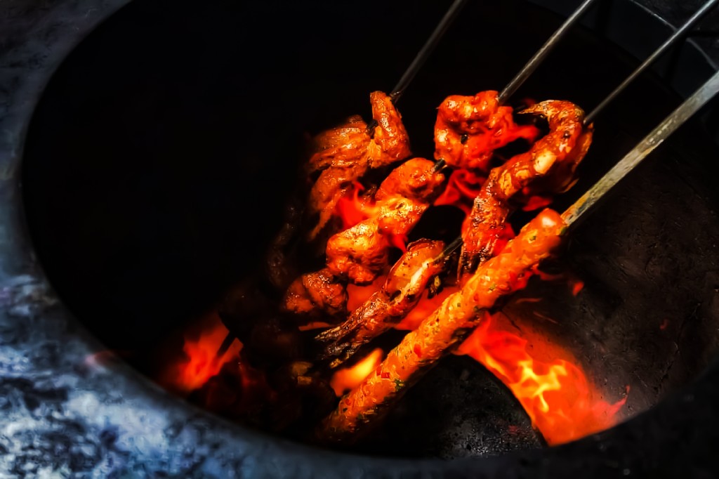 Voici comment le four tandoori permet de faire des plats délicieux