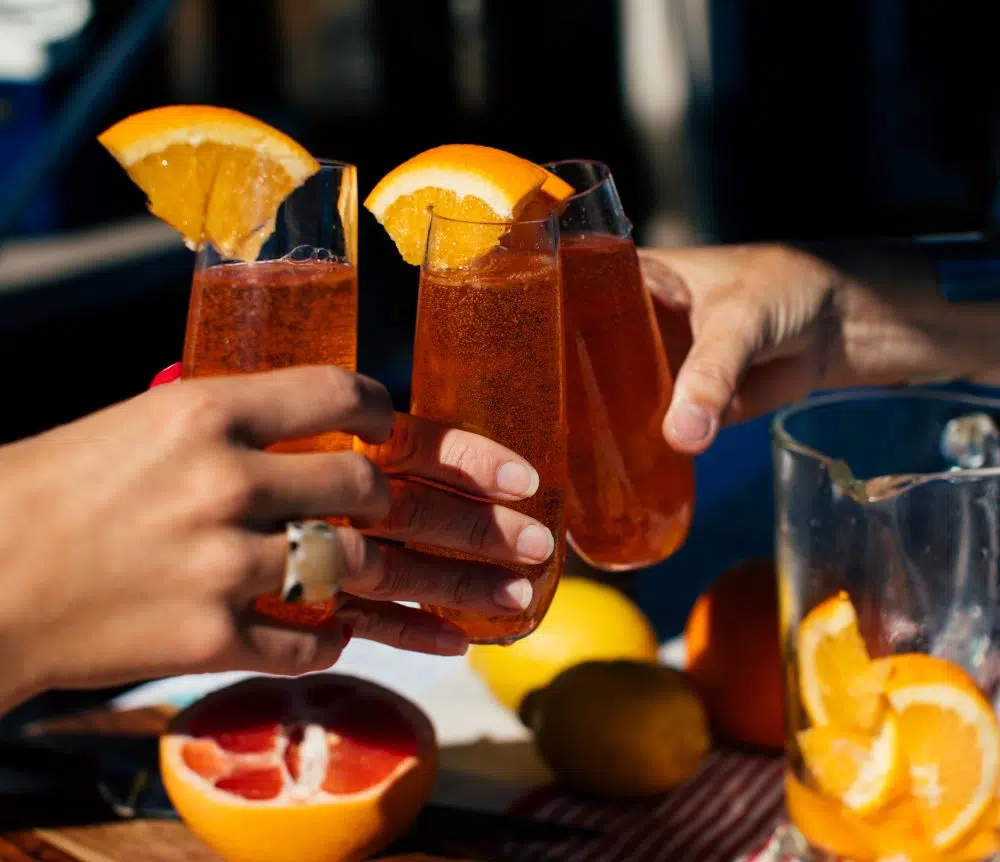 Jus riches en vitamines B2 : voici les jus de fruits qui apportent des vitamines B2 Jus riches en vitamines B2 : voici les jus de fruits qui apportent des vitamines B2