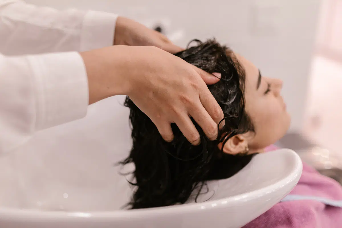 L&rsquo;huile CBD full spectrum pour cheveux : un moyen naturel de renforcer vos cheveux