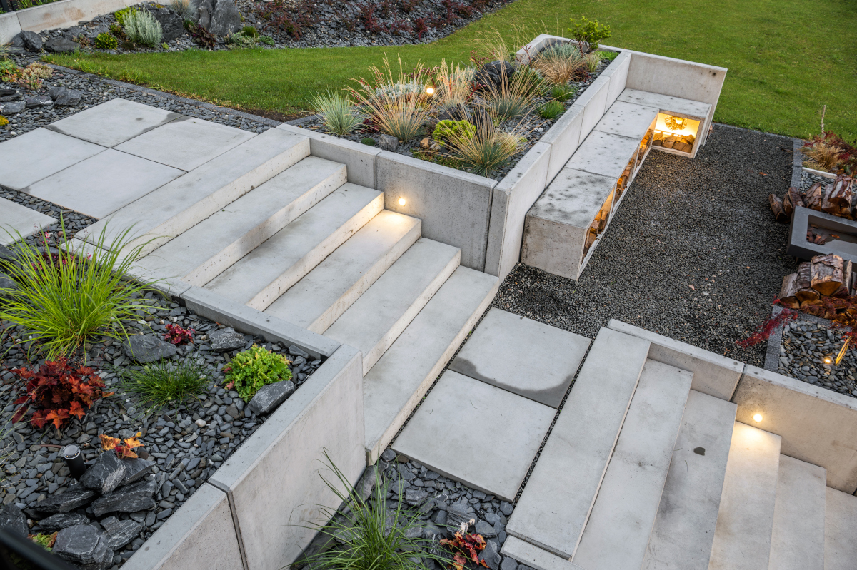 Comment obtenir un jardin élégant avec un parterre de cailloux blanc et ardoise ?