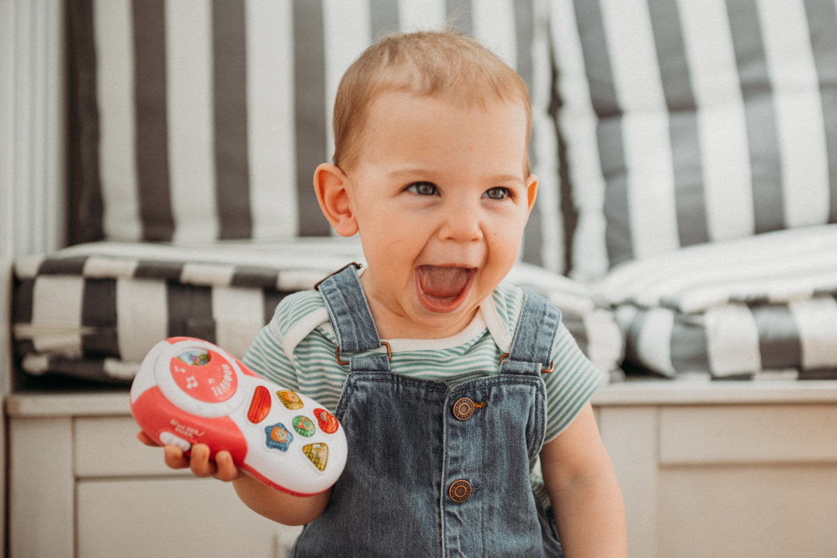 Comment choisir les jouets musicaux non-genrés à offrir à une fille ?