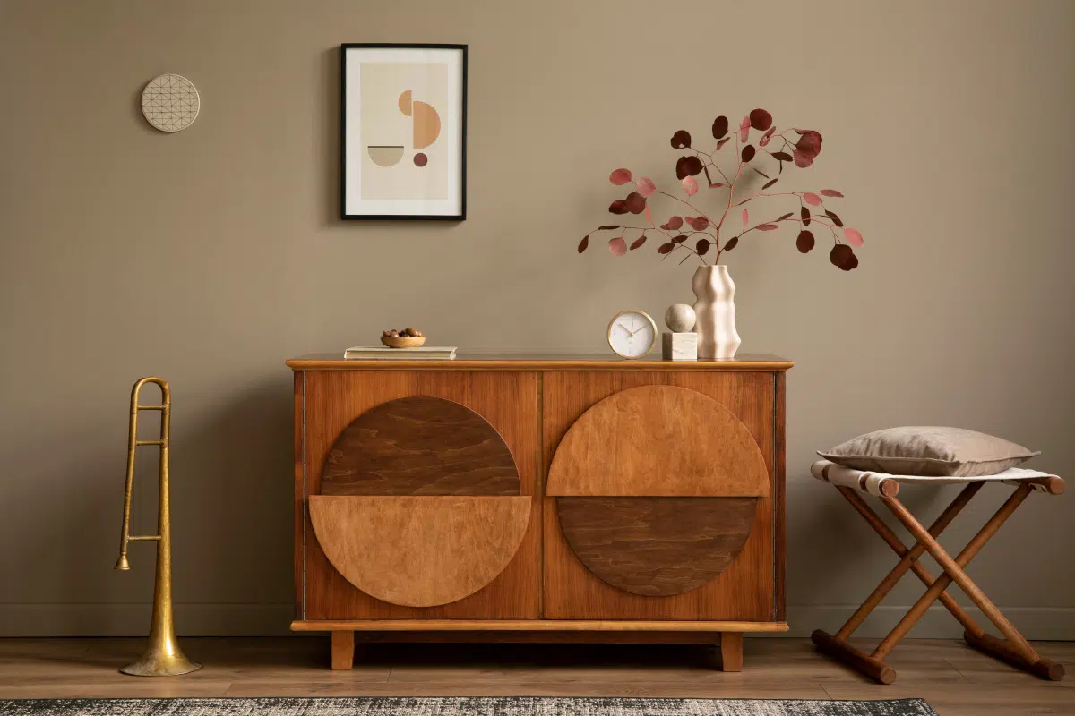 Le guide pour le relooking d’un meuble en merisier avant-après