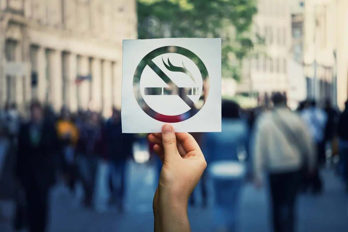 Comment éviter la pollution de l’espace public par les mégots de cigarette ? Comment éviter la pollution de l’espace public par les mégots de cigarette ?