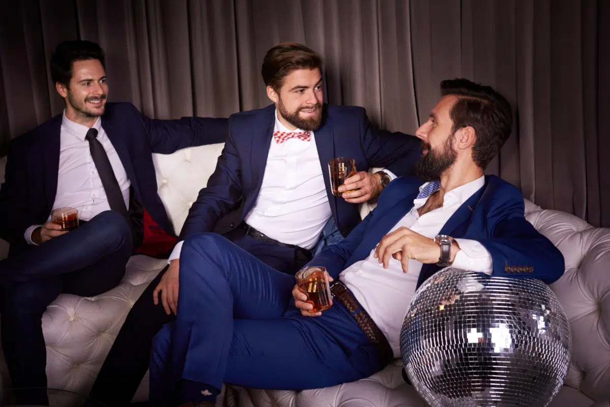 Quelle tenue pour sortir en boîte quand on est un homme Quelle tenue pour sortir en boîte quand on est un homme