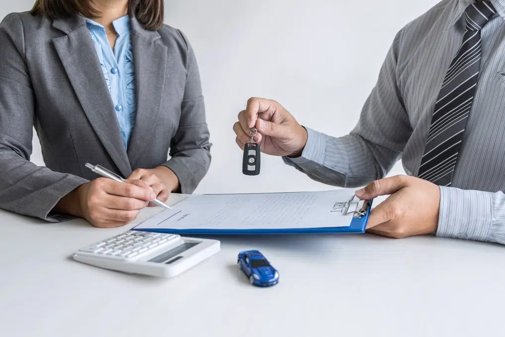 un contrat d’assurance auto électrique