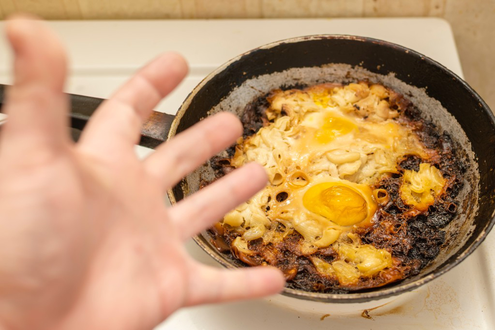 Comment éliminer les taches brûlées sur les ustensiles de cuisine