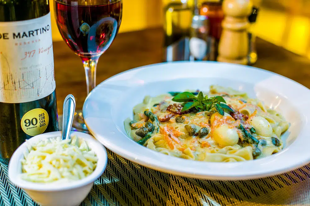 7 vins raffinés qui accompagnent bien les pâtes pour un repas divin 7 vins raffinés qui accompagnent bien les pâtes pour un repas divin